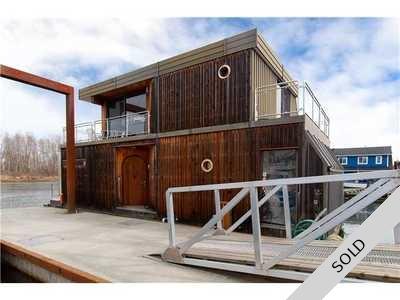 Port Guichon Float Home for sale:  1 bedroom 904 sq.ft. (Listed 2013-05-22)