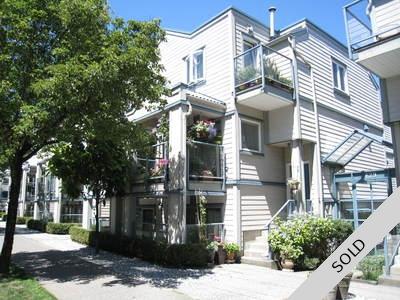 Fairview Townhouse for sale: The Courtyard 2 bedroom 950 sq.ft. (Listed 2014-08-12)