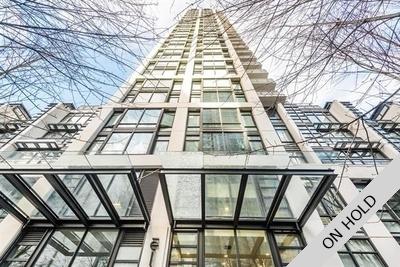 Yaletown Concrete Condo for sale: Elan 1 Bedroom & Den 521 sq.ft. (Listed 2022-05-31)