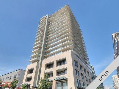 Downtown Condo for sale: Quantum 2 Bedroom & Den 1,023 sq.ft. (Listed 2011-08-24)